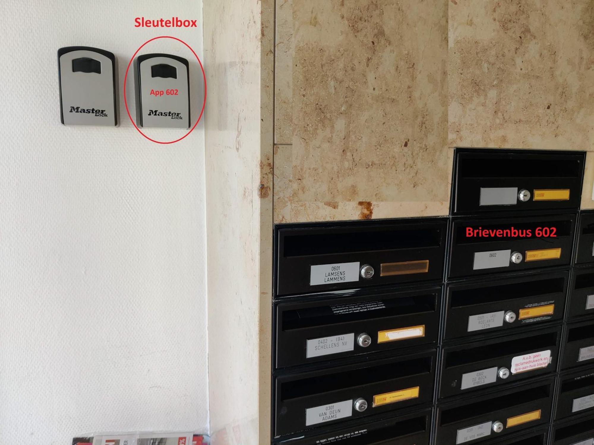 Recent Vernieuwd Appartement Met Zeezicht En Een Gratis Parkeerplaats Koksijde Luaran gambar