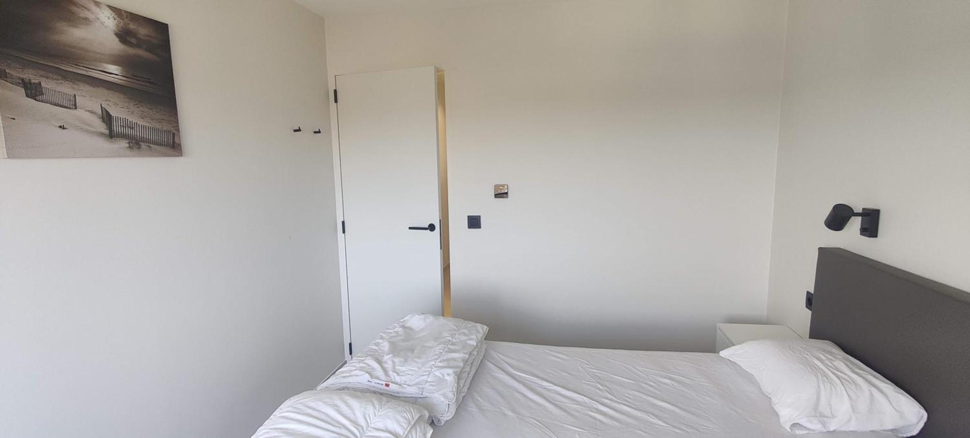 Recent Vernieuwd Appartement Met Zeezicht En Een Gratis Parkeerplaats Koksijde Luaran gambar