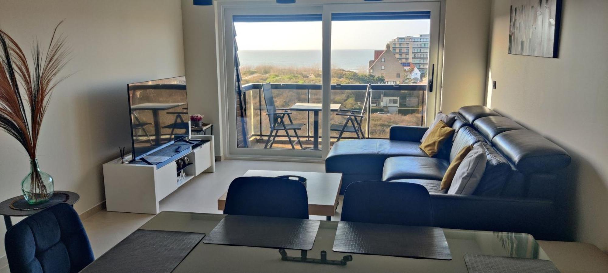 Recent Vernieuwd Appartement Met Zeezicht En Een Gratis Parkeerplaats Koksijde Luaran gambar