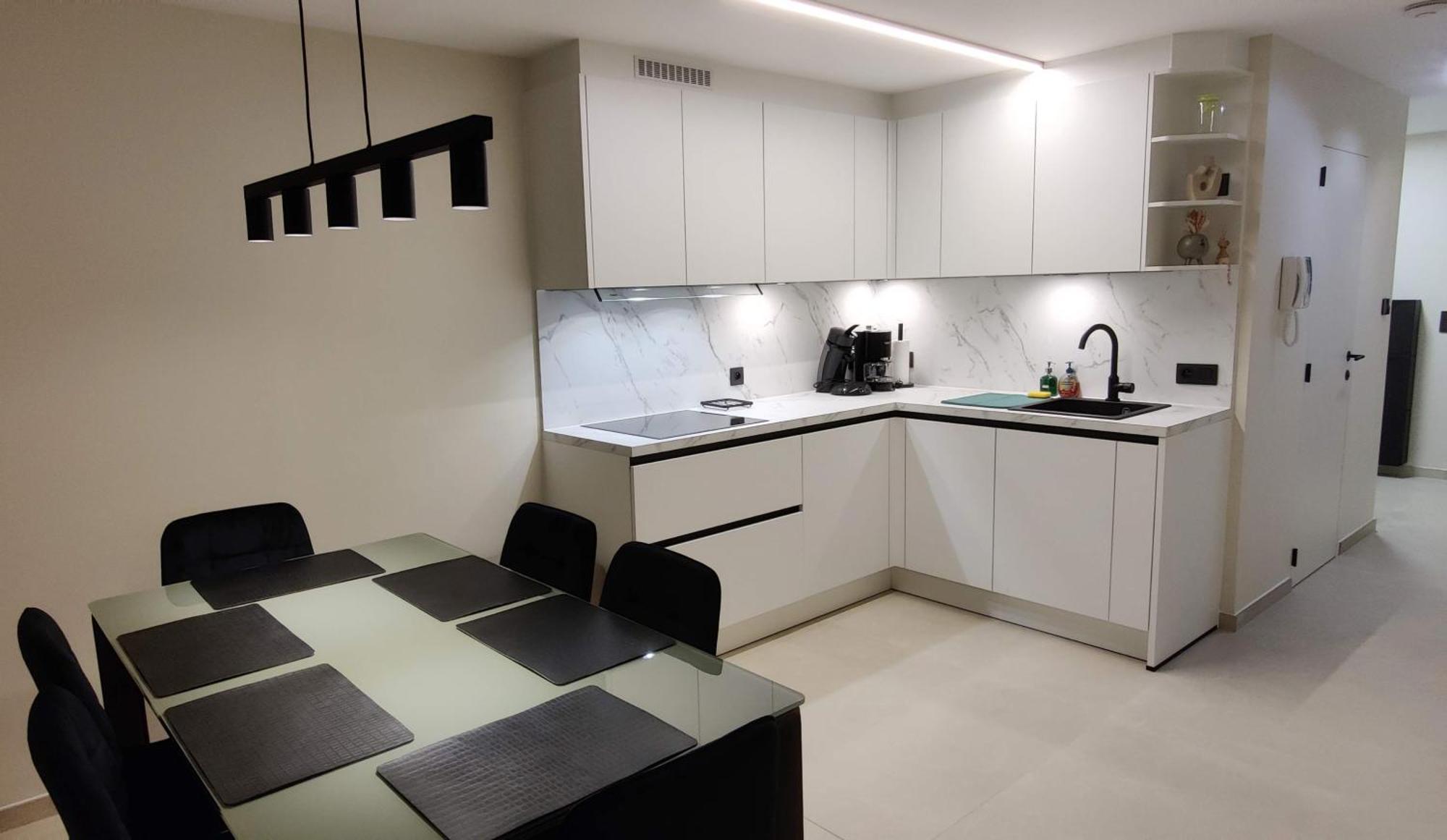 Recent Vernieuwd Appartement Met Zeezicht En Een Gratis Parkeerplaats Koksijde Luaran gambar