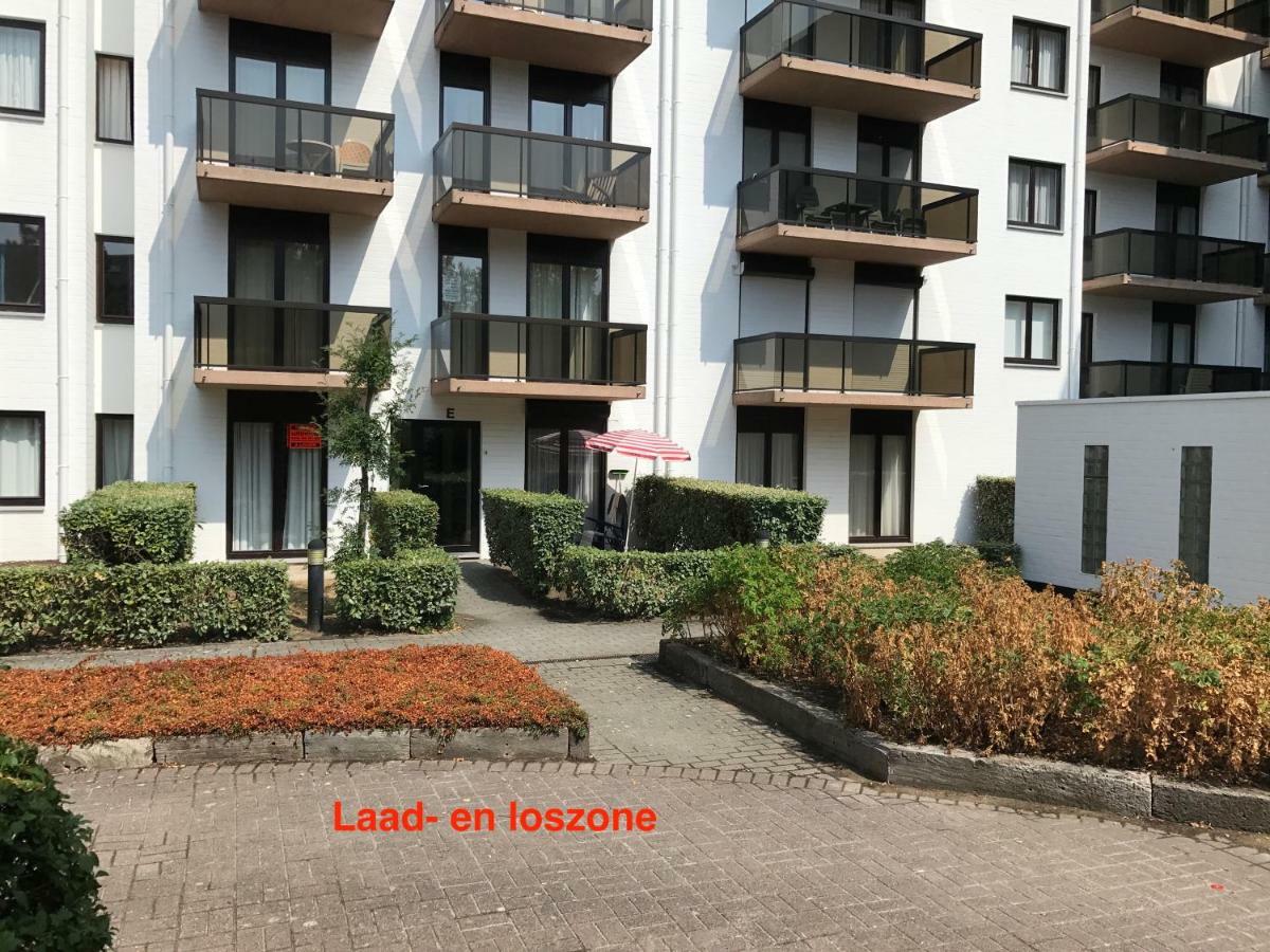 Recent Vernieuwd Appartement Met Zeezicht En Een Gratis Parkeerplaats Koksijde Luaran gambar