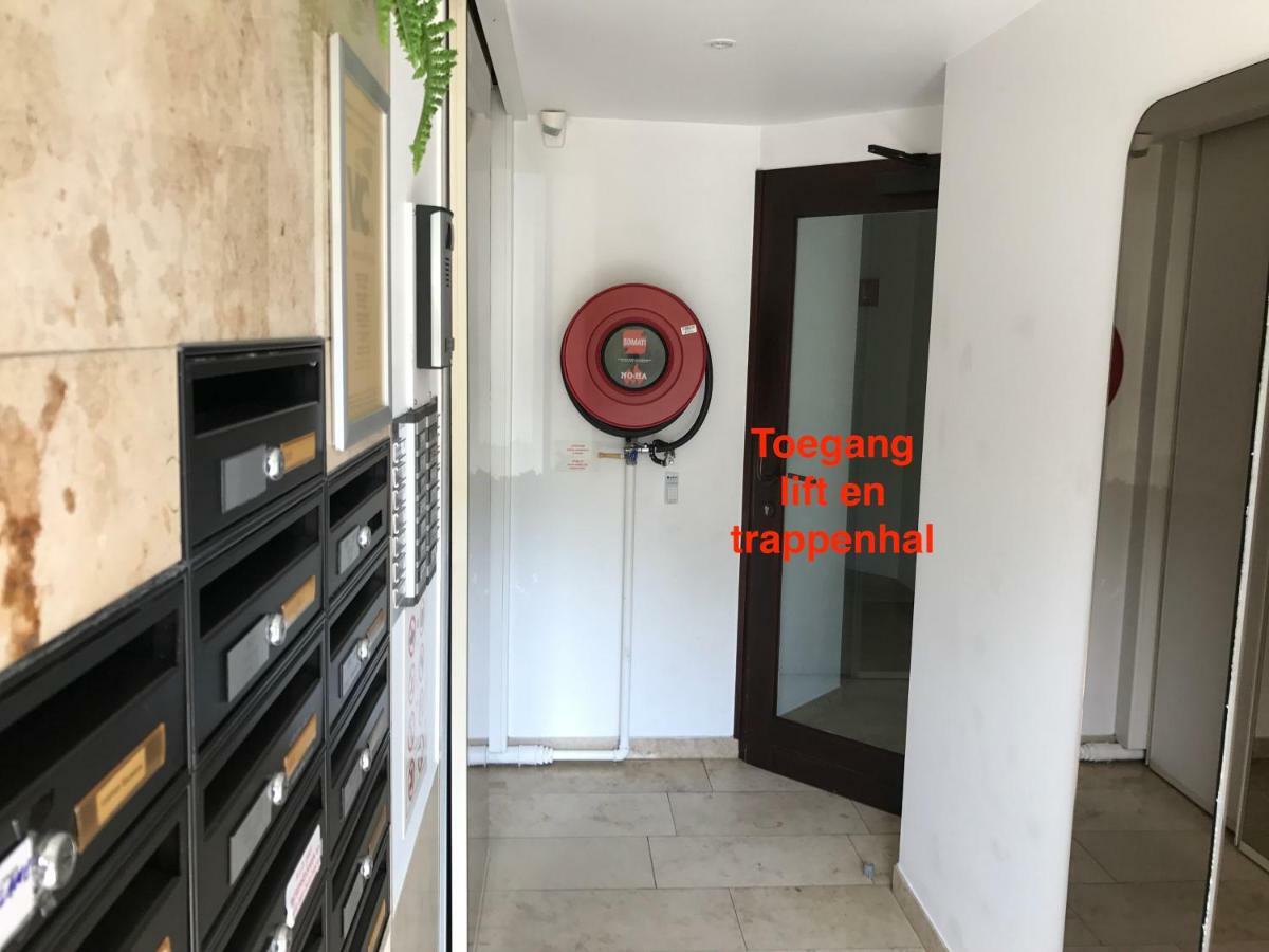 Recent Vernieuwd Appartement Met Zeezicht En Een Gratis Parkeerplaats Koksijde Luaran gambar