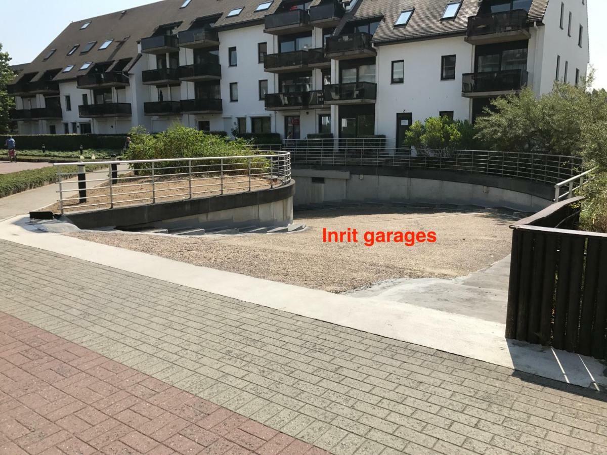Recent Vernieuwd Appartement Met Zeezicht En Een Gratis Parkeerplaats Koksijde Luaran gambar