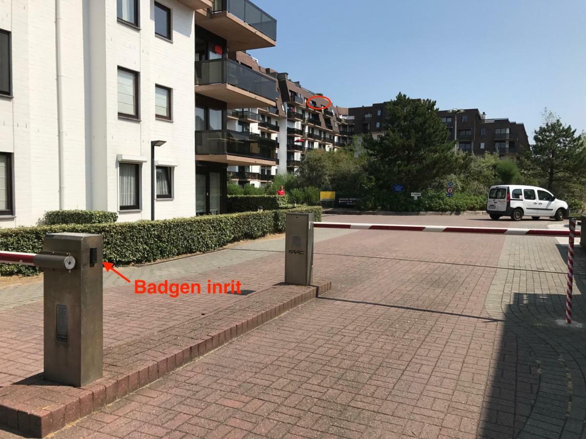 Recent Vernieuwd Appartement Met Zeezicht En Een Gratis Parkeerplaats Koksijde Luaran gambar